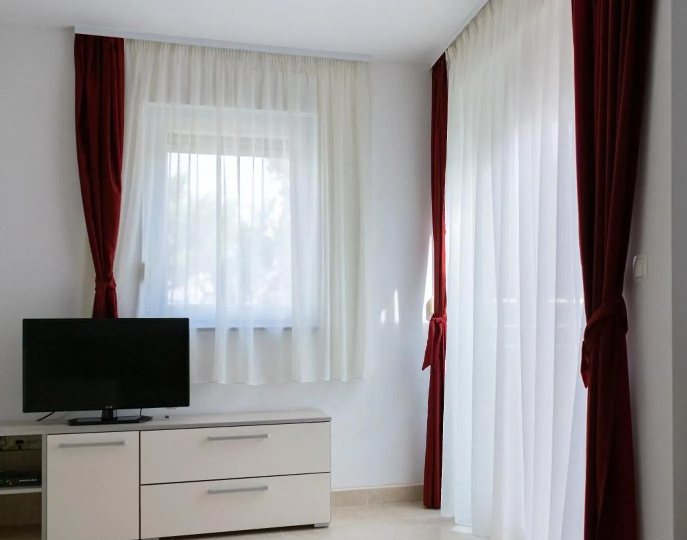 Mile Starigrad - Book Your Next Cozy Vacation 0*, Starigrad Paklenica